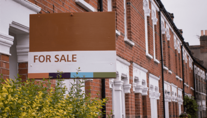For sale sign for buying with cash