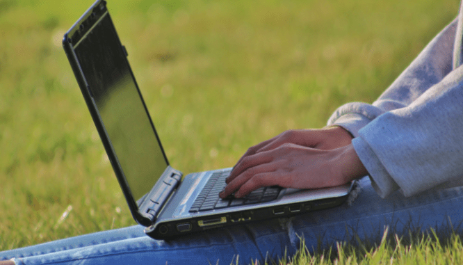 A person researching we buy houses pros and cons.