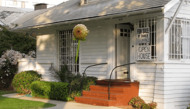 A house being sold FSBO.