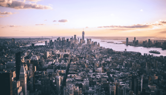 An image of the New York City skyline used to demonstrate what a pied-a-terre is.