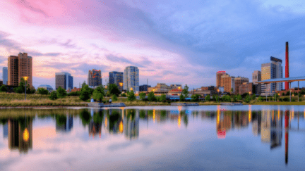 A city in Alabama where houses are sold with typical closing costs.