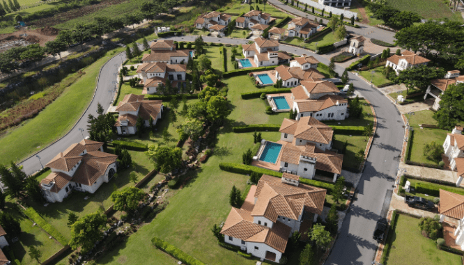 An image of a neighborhood to demonstrate the cost to refinance.