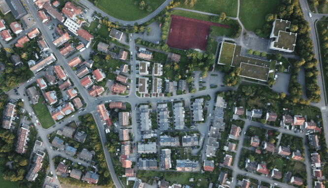 A neighborhood that is located in the suburbs.