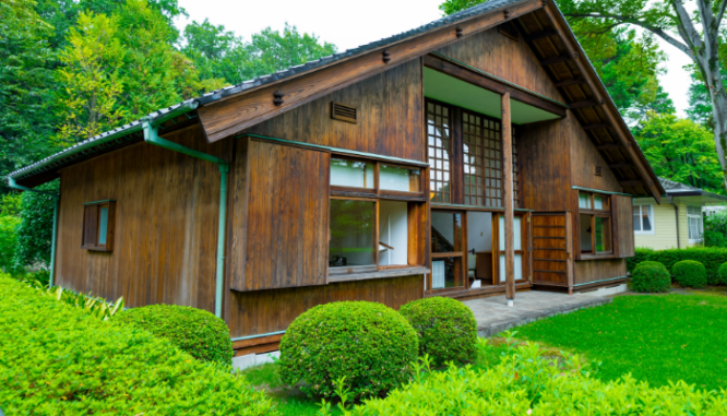 A clean and updated green yard that was on the list of the most important things to fix when selling the house.