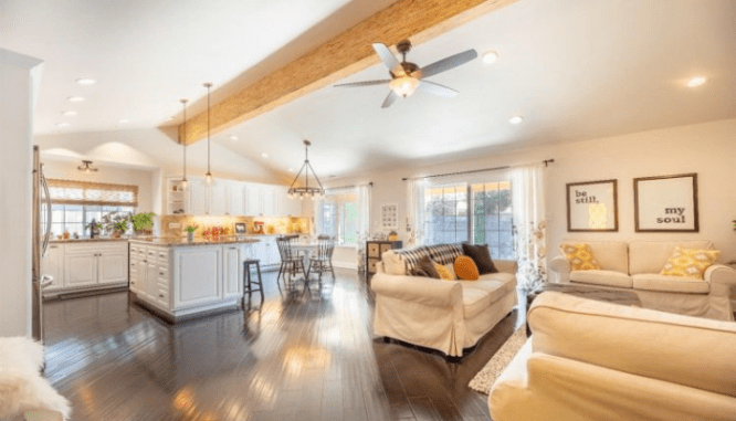 A living room in a Sacramento house that used HomeLight Cash Offer.