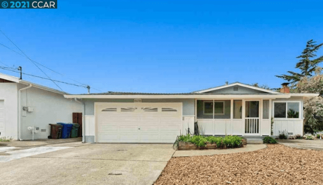 A house in Pinole, CA that used HomeLight Trade-In.