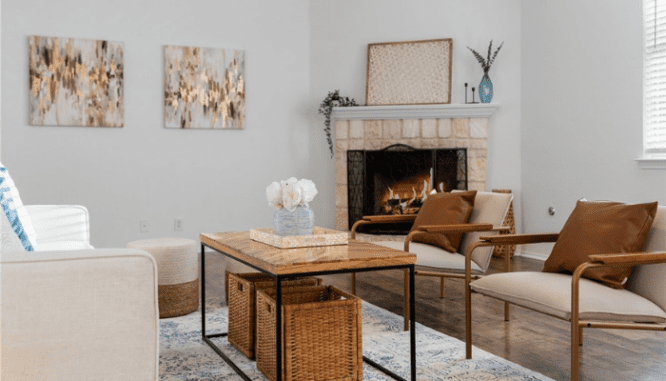 A living room in a house purchased with HomeLight Cash Offer.