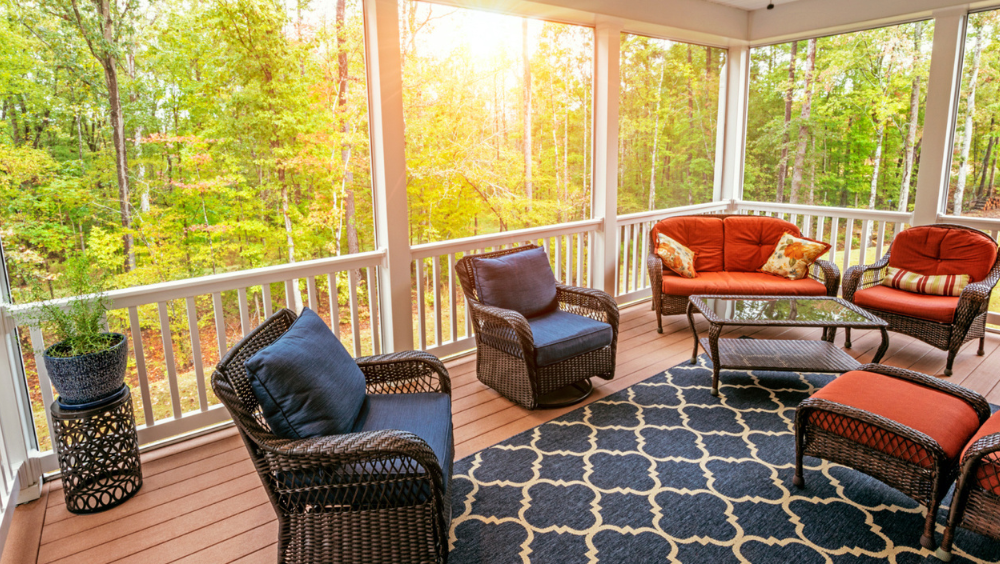Here’s What It Costs to Add Screened-In Porch in 2026