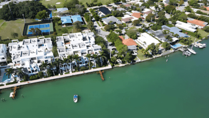 Fort Myers beach and homes, where we buy houses companies work.