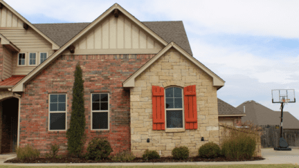 An image of a house in the state of Oklahoma where homeowners might be interested to sell their house fast