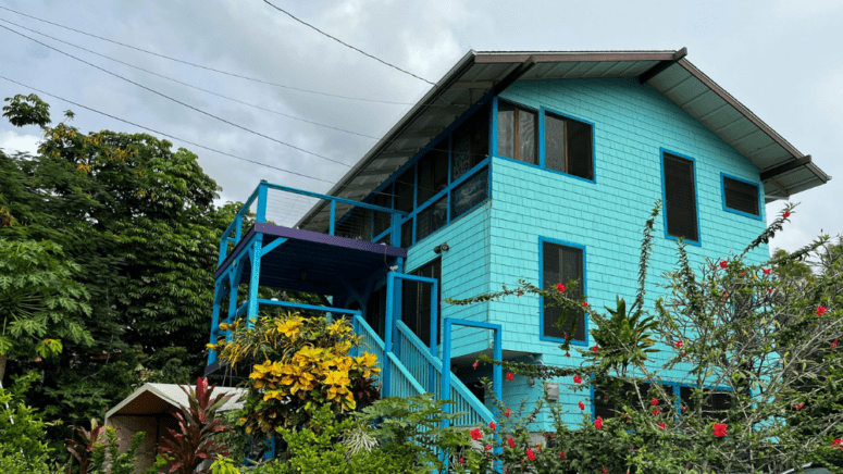 A house by a beach shore in Hawaii where you can sell your home fast