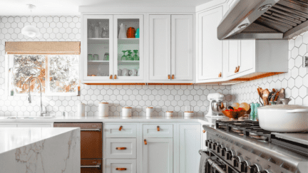 An kitchen that uses the best home staging ideas