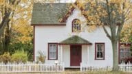 An image of a house, similar to what you may find in Kentucky, where homeowners might be interested in selling their house fast.