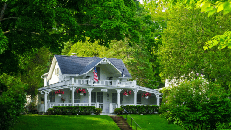 A home located in a neighborhood in Eastpointe where homeowners may be interested in the services of a we buy houses company