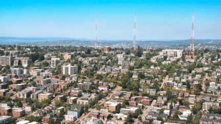 Aerial view of a neighborhood in Washington state, where you can purchase a home with a bridge loan