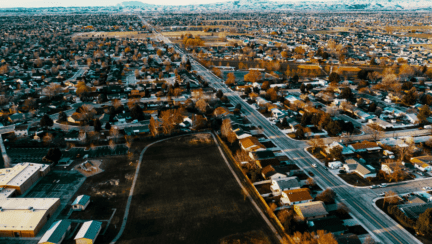 Aerial view of a neighborhood in Idaho where homebuyers can purchase a home with a bridge loan