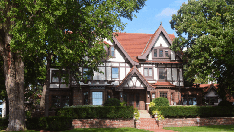 A home in Rochester, MN, in a neighborhood where homeowners may be interested in the services of a we buy houses company