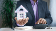 an agent computing the assumable mortgage of a house