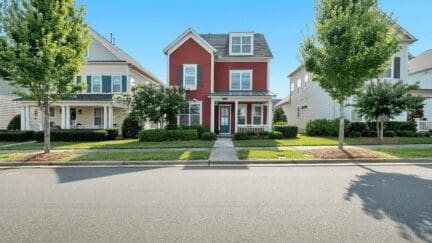 An image of a house that represents mortgage contingency date vs closing date