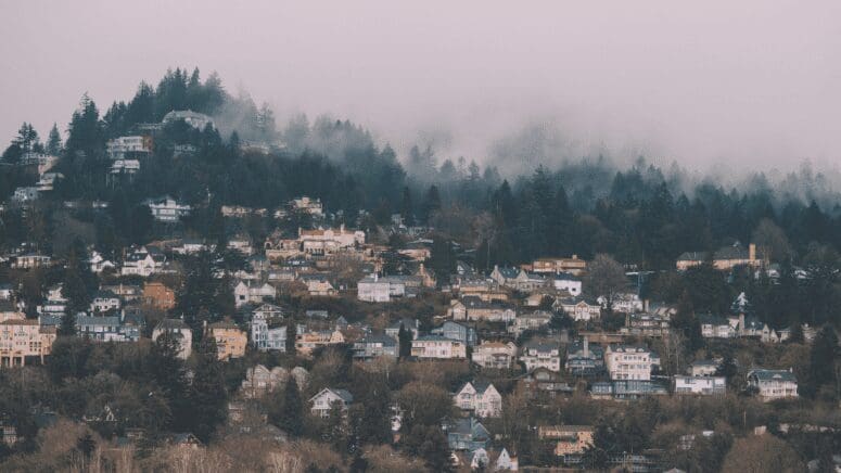 View of houses in Portland, Oregon that can represent their cost of living