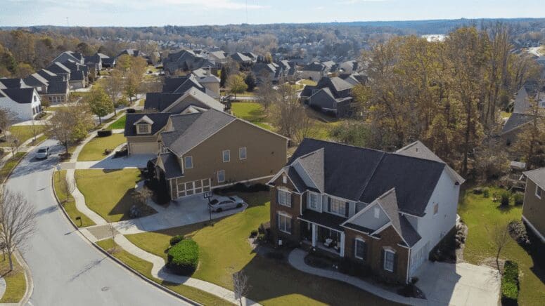 An image of a suburban neighborhood to illustrate the cost of living in Atlanta