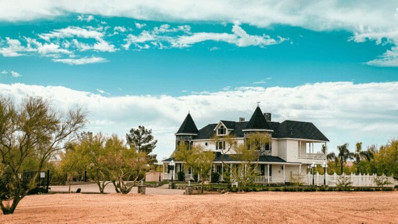 A photo of a house that can represent cost of living in Arizona