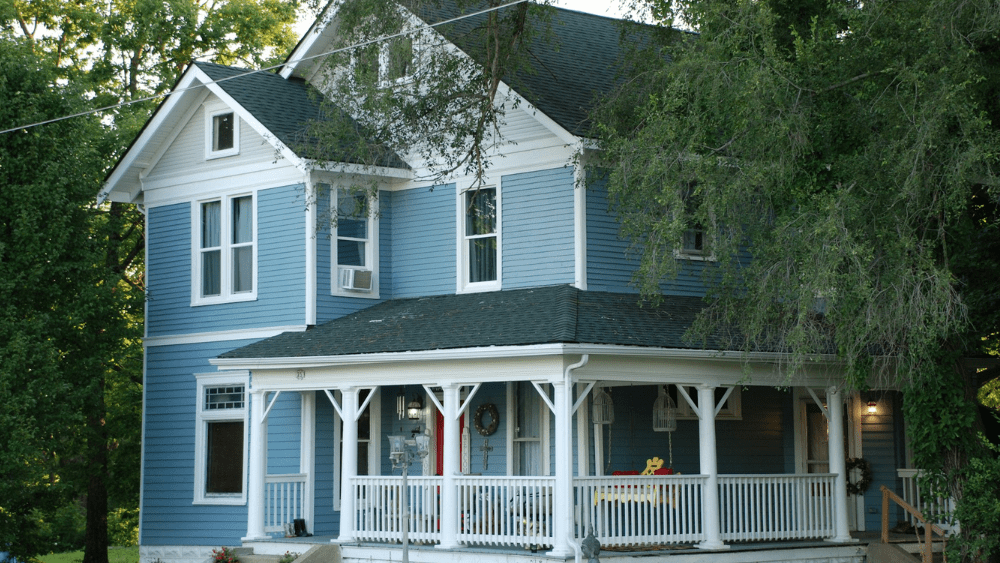 How to Give a House as a Gift to a Family Member