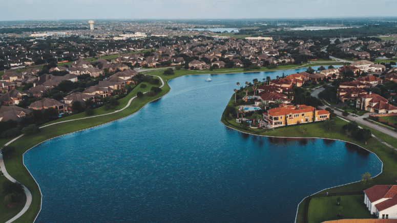 Aerial view of League City where homeowners have the option to sell their home to a we buy houses company