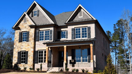 An image of a house in Springfield, where home sellers can choose to work with a cash home buyer