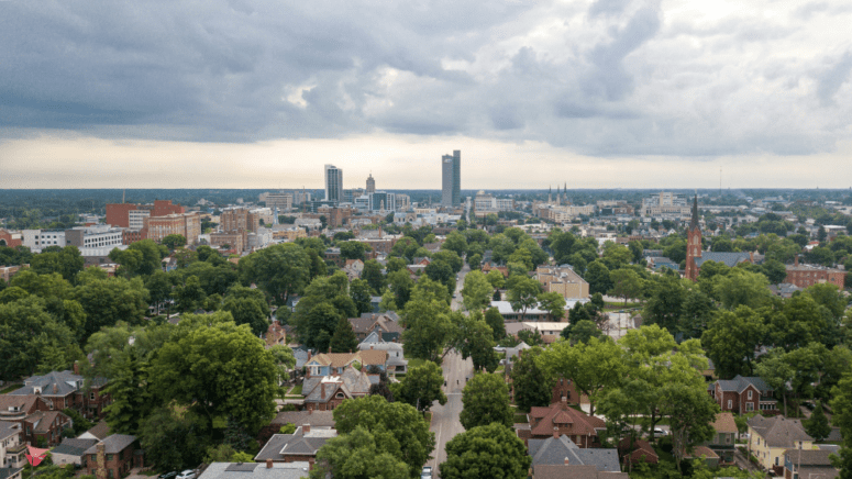 View in Fort Wayne, where homeowners can work with a cash homebuyer to sell their house