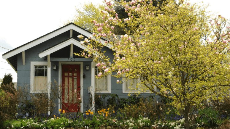 An image of a house in Seattle, where home buyers can use the services of a hard money lender for their home buying needs