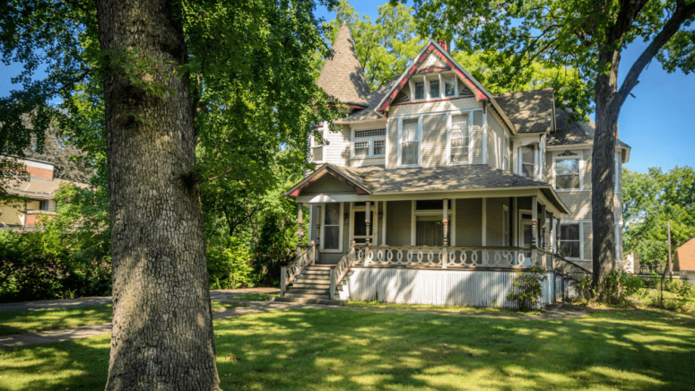 A house in Belleville, IL where home sellers can sell their home to a we buy houses company