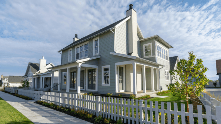 An image of a house in Bentonville, AR, where homeowners can choose to work with a we buy houses company