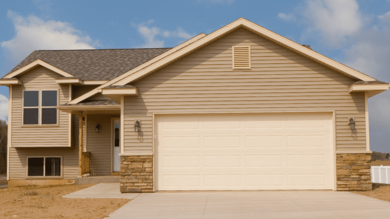 A house in Fayetteville AR, where homeowners can choose to work with a we buy houses company