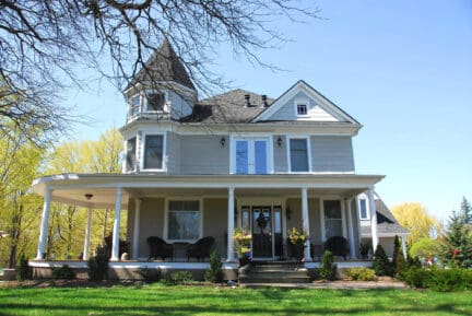 A photo of a home in Orange County, CA to represent its top real estate brokerages