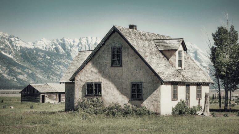 An image of a home in Wyoming, where home sellers can sell their house by owner