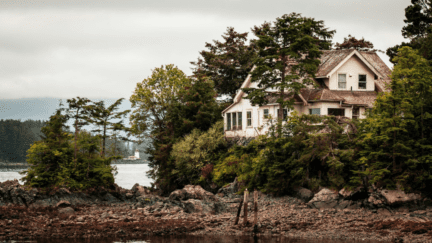 A house in Alaska that could be sold by owner