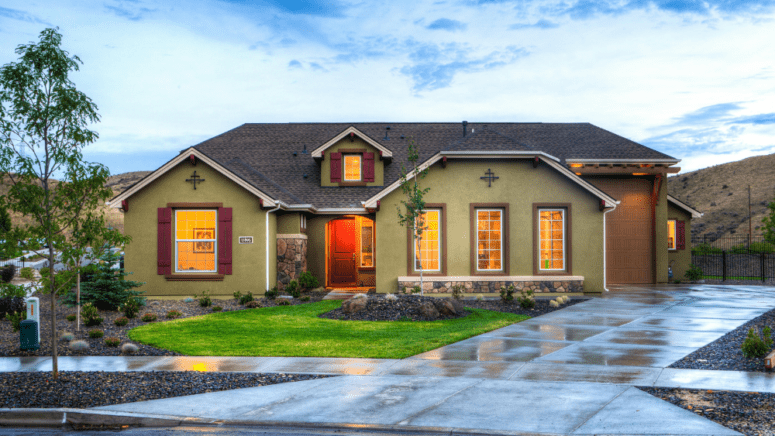 An image of a house in Sioux Falls, where home sellers can work with a we buy houses company to sell their house