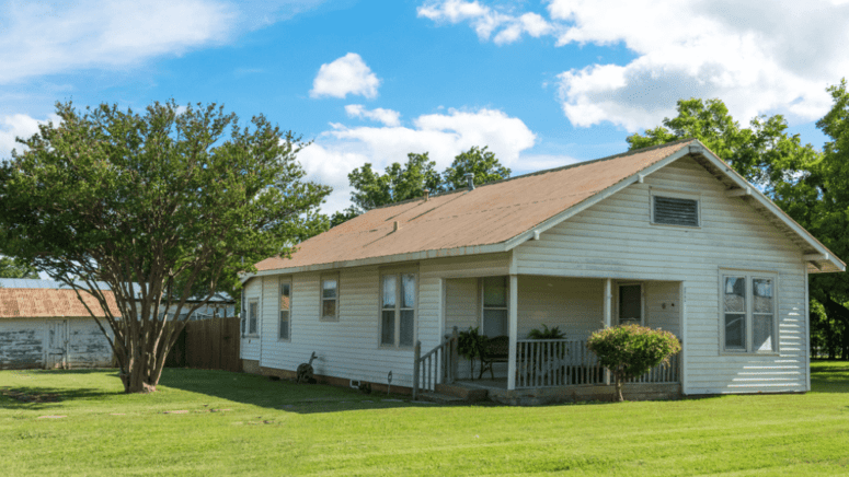 An image of a house in Georgetown, where home sellers can work with several options to sell their house fast