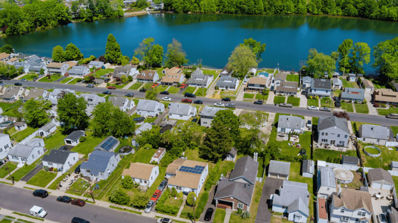An image of Woodbridge, where home sellers have several options to sell their house