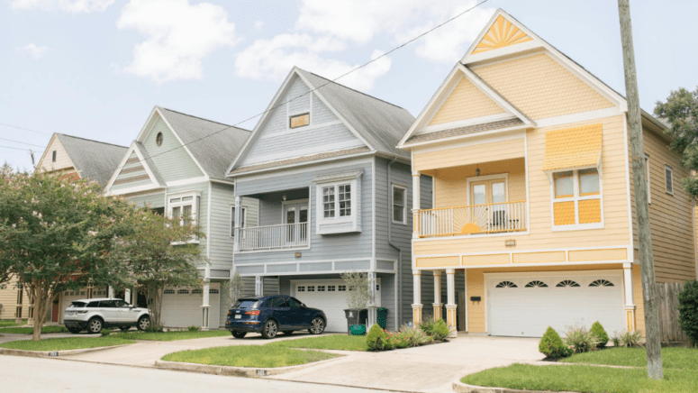 A house in Elgin TX that the owner might sell fast