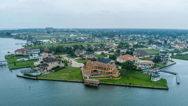 An aerial view of Houston to represent the top real estate brokerages in Texas