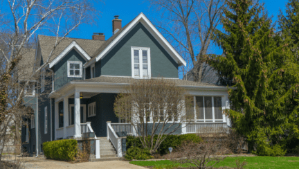 A house that an owner can sell to we buy houses in Orland Park