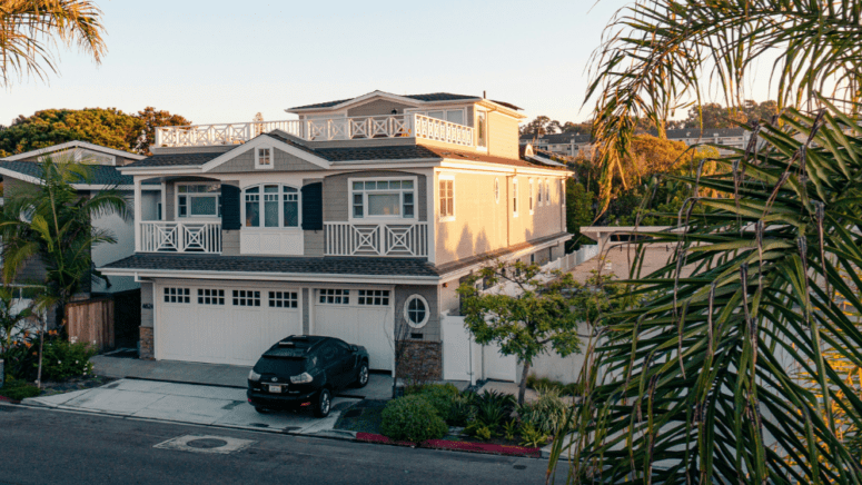 A house that an owner could sell to cash home buyers in Ventura, CA