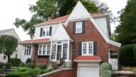 An image of a house in Newark, where home sellers have the option of selling their house to a cash home buyer