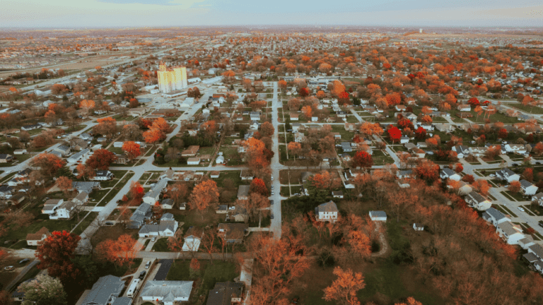 Aerial image of a neighborhood in Minnesota, where certain costs are involved when selling a house