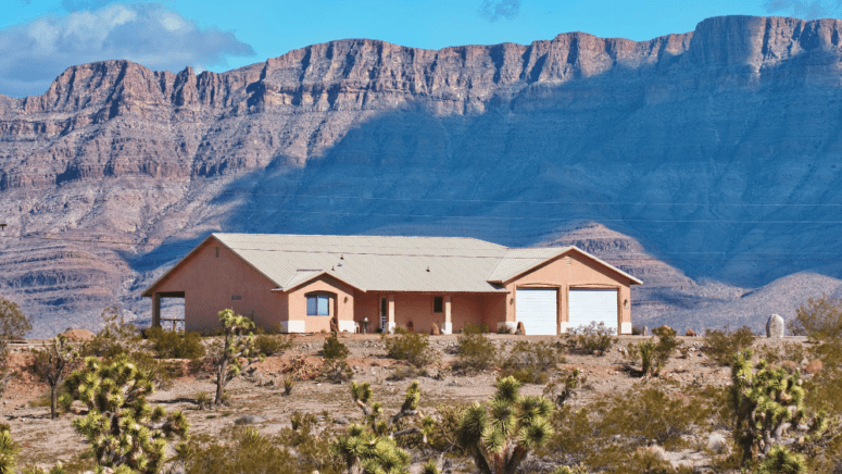 a home ready for the best time to sell a house in Arizona