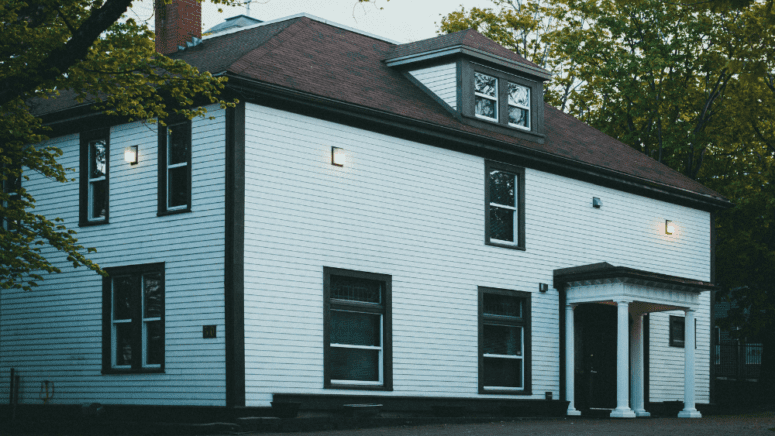 a home ready for the best time to sell a house in Oregon