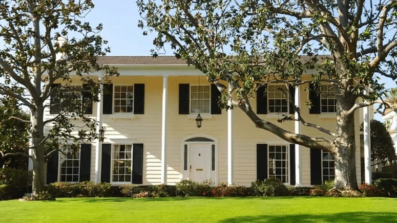 a home ready for the best time to sell a house in Los Angeles