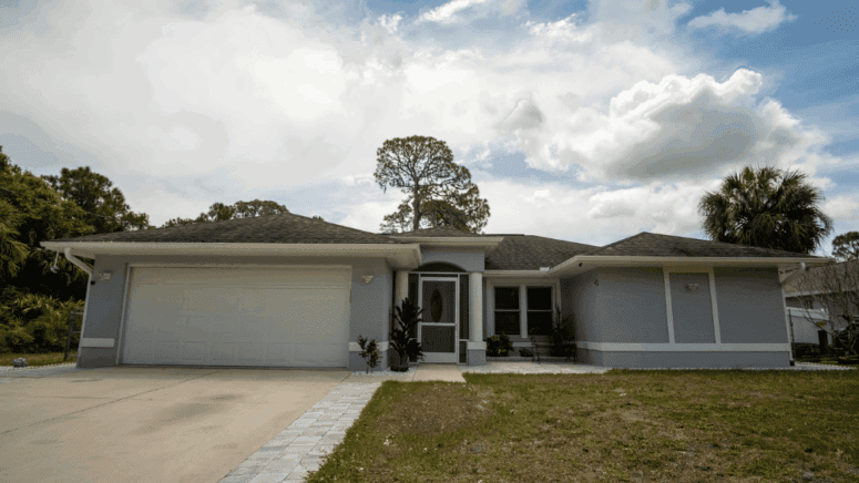 A home in Florida, where home sellers can choose to sell their house for cash
